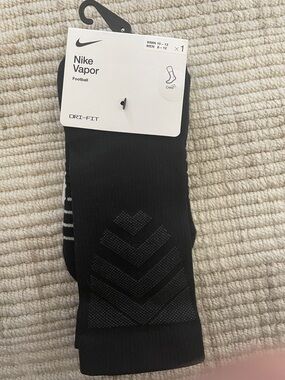 Nike Black Crew Athletic Football Socks with Chevron Grip